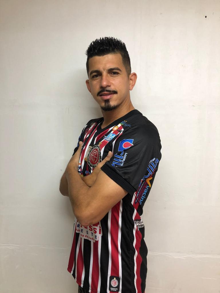 Jogador de futebol, nome Cesinha