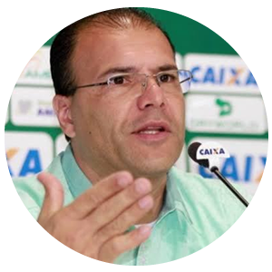 Jogador de futebol, nome Harlei Menezes